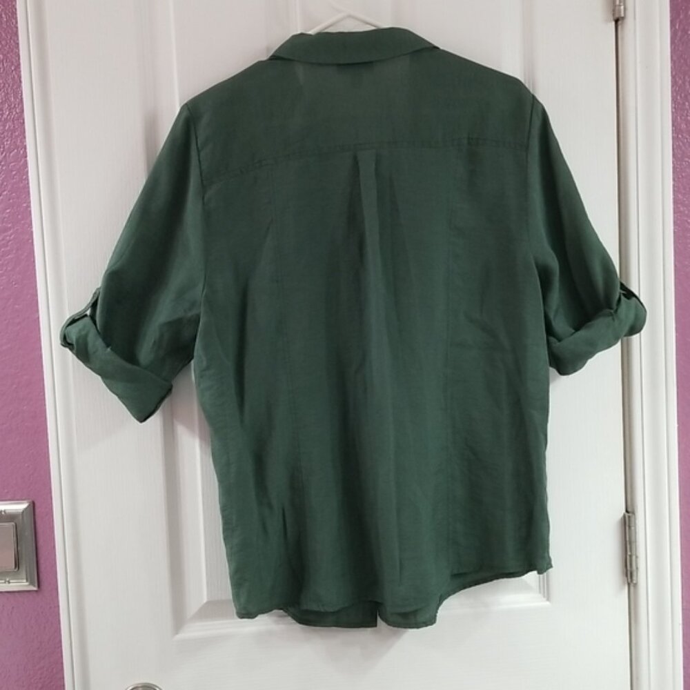 Button up top - Picture 4 of 4
